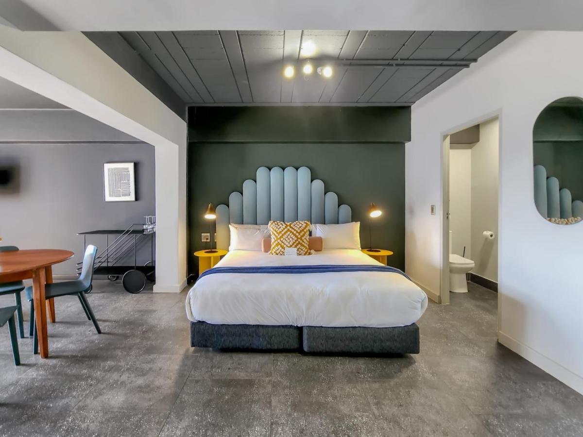 Blackbrick Foreshore Hotel *